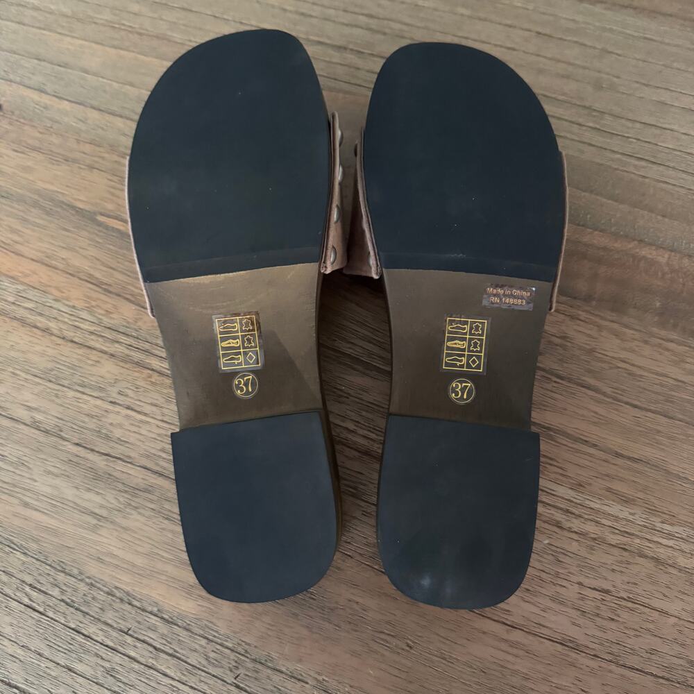 Bibi Lou (Anthropologie) Wood-Bottom Slides - Size 37 - Picture 5 of 7